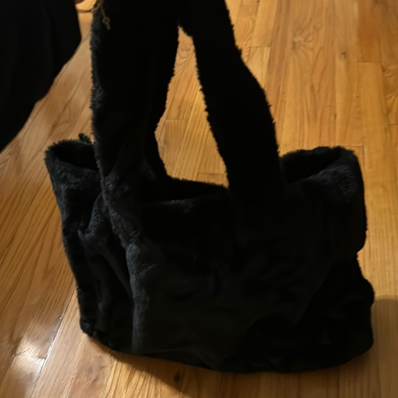 Urban Expressions Black Furry tote - Picture 2 of 4